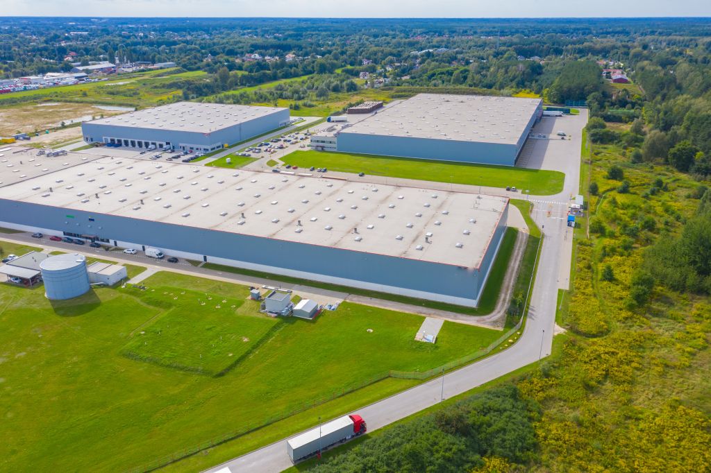 Moderna industrijska zona u Srbiji sa velikim logističkim centrima.