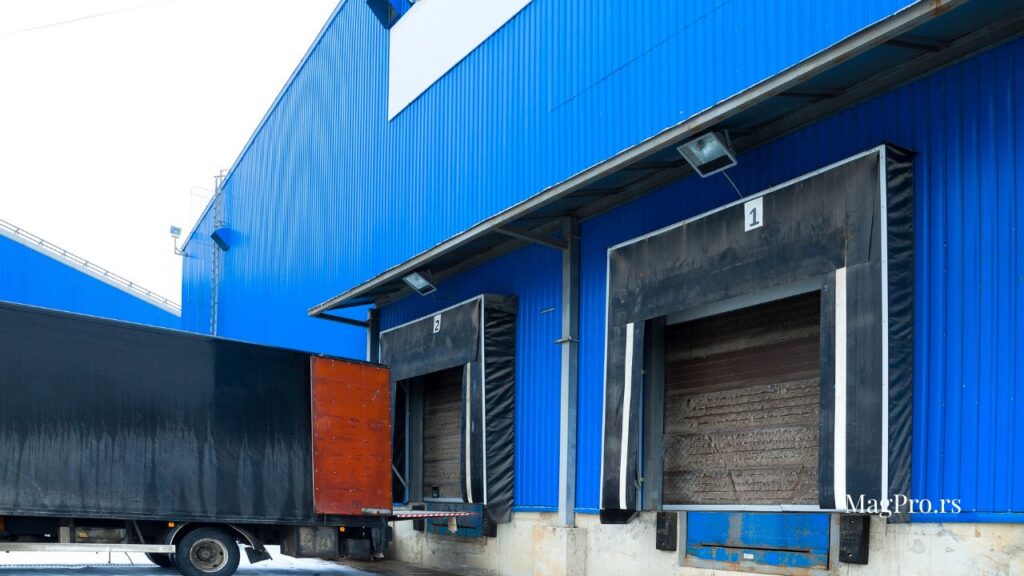 Izdavanje magacina Zemun – logističke hale sa utovarnim dokovima